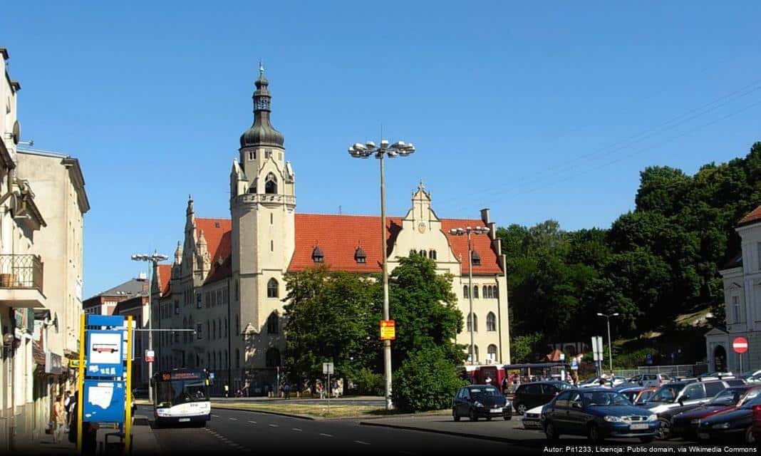 Marzec w Teatrze Polskim w Bydgoszczy z premierą „Ptaków ciernistych krzewów”